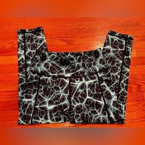 CVG Hurricane Capri Length Leggings